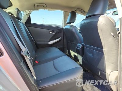 Zdjęcie 10 z 13 samochodu: 2014 TOYOTA PRIUS FOUR VIN:JTDKN3DU7E0359569 - miniatura