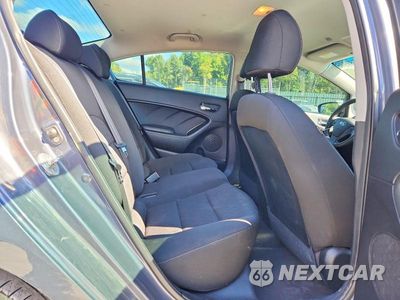 Zdjęcie 10 z 12 samochodu: 2016 KIA FORTE LX VIN:KNAFK4A68G5613976 - miniatura