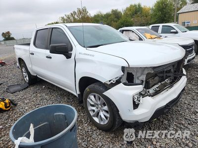 Czwarte zdjęcie samochodu z boku: 2022 CHEVROLET SILVERADO C1500 CUSTOM VIN:1GCPABEK9NZ517351 - miniatura