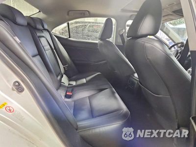 Zdjęcie 10 z 12 samochodu: 2018 LEXUS IS 300 VIN:JTHC81D20J5026009 - miniatura