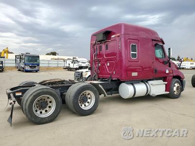 Trzecie zdjęcie samochodu z tyłu: 2015 FREIGHTLINER CASCADIA SEMI TRUCK VIN:3AKJGLD51FSGB6266 - miniatura