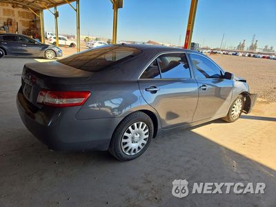 Trzecie zdjęcie samochodu z tyłu: 2010 TOYOTA CAMRY LE VIN:4T1BF3EK0AU095703 - miniatura
