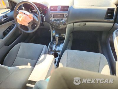 Zdjęcie 8 z 12 samochodu: 2006 HONDA ACCORD SE VIN:1HGCM56366A030995 - miniatura