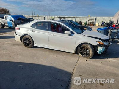 Czwarte zdjęcie samochodu z boku: 2018 TOYOTA CAMRY XSE VIN:4T1B61HK1JU120236 - miniatura