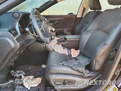 Zdjęcie 7 z 12 samochodu: 2019 LEXUS ES 350 VIN:58ABZ1B18KU050607 - miniatura