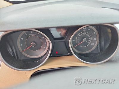 Zdjęcie 9 z 12 samochodu: 2013 HYUNDAI ELANTRA GLS VIN:KMHDH4AE8DU739476 - miniatura