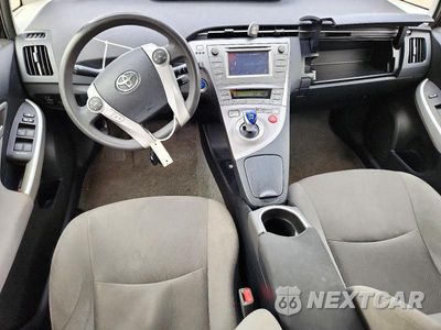 Zdjęcie 8 z 12 samochodu: 2015 TOYOTA PRIUS TWO VIN:JTDKN3DU7F0434658 - miniatura
