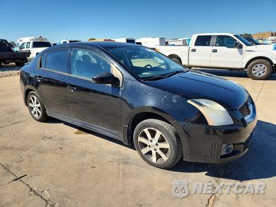 Czwarte zdjęcie samochodu z boku: 2012 NISSAN SENTRA 2.0 VIN:3N1AB6AP0CL615039 - miniatura