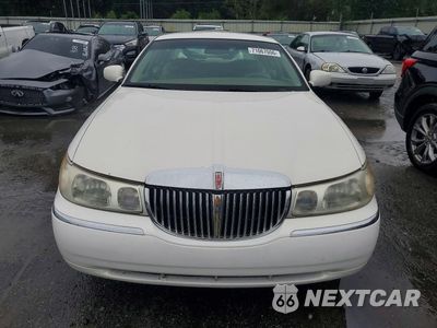 Piąte zdjęcie samochodu w środku: 2000 LINCOLN TOWN CAR EXECUTIVE VIN:1LNHM81W9YY869911 - miniatura