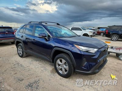 Czwarte zdjęcie samochodu z boku: 2025 TOYOTA RAV4 XLE VIN:2T3W1RFV0SW414280 - miniatura