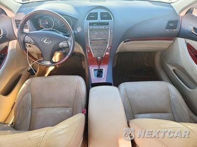 Zdjęcie 8 z 12 samochodu: 2011 LEXUS ES 350 VIN:JTHBK1EG8B2467266 - miniatura