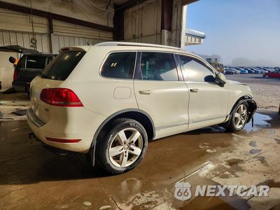 Trzecie zdjęcie samochodu z tyłu: 2012 VOLKSWAGEN TOUAREG V6 TDI VIN:WVGFK9BP6CD000516 - miniatura