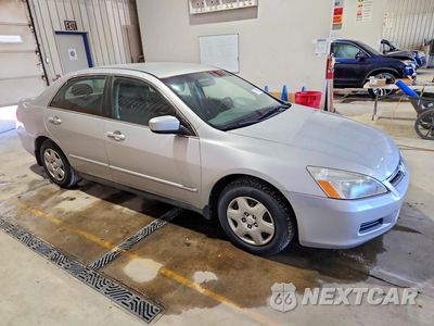 Czwarte zdjęcie samochodu z boku: 2007 HONDA ACCORD LX VIN:1HGCM56477A224008 - miniatura