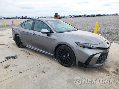Czwarte zdjęcie samochodu z boku: 2026 TOYOTA CAMRY SE VIN:4T1DBADK2TU052445 - miniatura