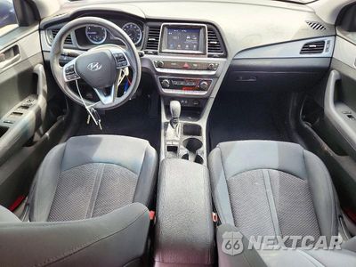 Zdjęcie 8 z 12 samochodu: 2019 HYUNDAI SONATA SE VIN:5NPE24AF1KH734498 - miniatura