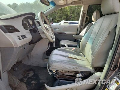 Zdjęcie 7 z 13 samochodu: 2011 TOYOTA SIENNA XLE 8-PASSENGER VIN:5TDYK3DC9BS104263 - miniatura