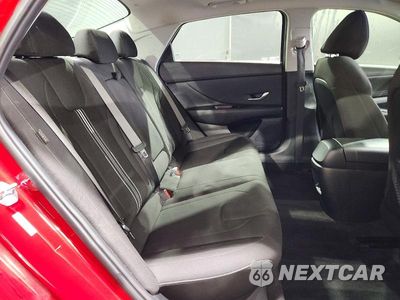 Zdjęcie 10 z 12 samochodu: 2025 HYUNDAI ELANTRA SEL VIN:KMHLS4DG3SU898154 - miniatura