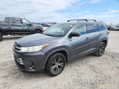 2018 TOYOTA HIGHLANDER LE 5TDZZRFH3JS254721 - główne zdjęcie licytacji z USA - miniatura