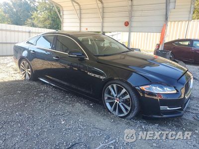 Czwarte zdjęcie samochodu z boku: 2018 JAGUAR XJ R - SPORT VIN:SAJWA1C74J8W14091 - miniatura
