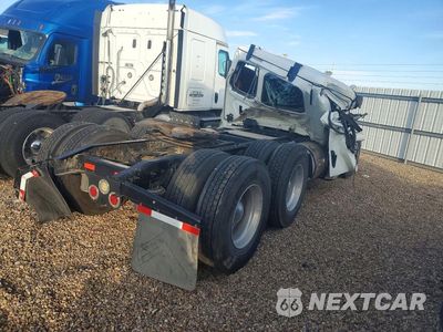 Trzecie zdjęcie samochodu z tyłu: 2016 FREIGHTLINER CASCADIA 1 - SEMI TRUCK VIN:1FUJGEBG2GLHA7060 - miniatura