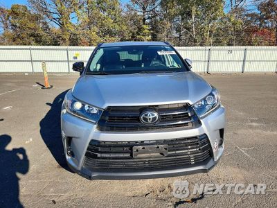 Piąte zdjęcie samochodu w środku: 2019 TOYOTA HIGHLANDER SE VIN:5TDJZRFH6KS619181 - miniatura