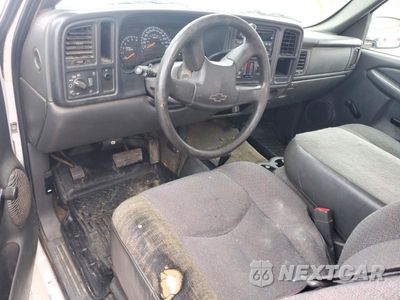 Zdjęcie 8 z 12 samochodu: 2005 CHEVROLET SILVERADO K1500 VIN:1GCEK19B25E116692 - miniatura
