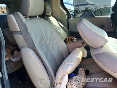 Zdjęcie 11 z 13 samochodu: 2011 TOYOTA SIENNA LIMITED 7-PASSENGER VIN:5TDYK3DC0BS092486 - miniatura