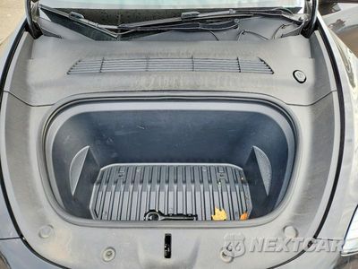 Zdjęcie 11 z 12 samochodu: 2024 TESLA MODEL Y VIN:7SAYGDEE5RA295881 - miniatura