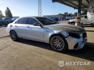 Czwarte zdjęcie samochodu z boku: 2018 MERCEDES-BENZ E 63 AMG-S VIN:WDDZF8KB0JA470419 - miniatura