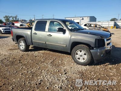 Czwarte zdjęcie samochodu z boku: 2011 CHEVROLET SILVERADO K1500 LT VIN:3GCPKSE37BG251202 - miniatura