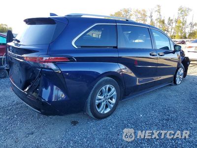 Trzecie zdjęcie samochodu z tyłu: 2023 TOYOTA SIENNA PLATINUM 7-PASSENGER VIN:5TDESKFC2PS106471 - miniatura