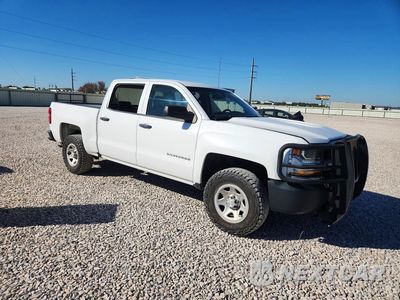 Czwarte zdjęcie samochodu z boku: 2018 CHEVROLET SILVERADO K1500 VIN:3GCUKNEC0JG244370 - miniatura