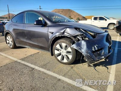 Czwarte zdjęcie samochodu z boku: 2024 TESLA MODEL Y VIN:7SAYGDEE8RF037311 - miniatura