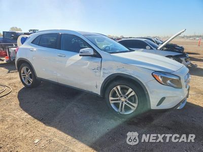 Czwarte zdjęcie samochodu z boku: 2015 MERCEDES-BENZ GLA 250 VIN:WDCTG4EB9FJ113730 - miniatura