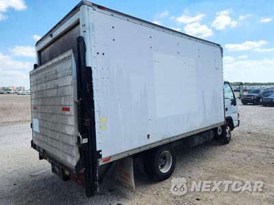 Trzecie zdjęcie samochodu z tyłu: 2000 ISUZU NPR BOX TRUCK VIN:JALB4B141Y7007180 - miniatura