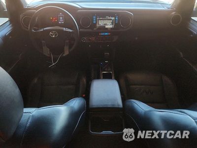 Zdjęcie 8 z 12 samochodu: 2018 TOYOTA TACOMA VIN:5TFCZ5AN7JX163702 - miniatura