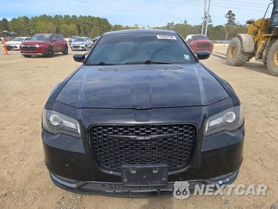 Piąte zdjęcie samochodu w środku: 2017 CHRYSLER 300 S VIN:2C3CCAGG4HH647851 - miniatura