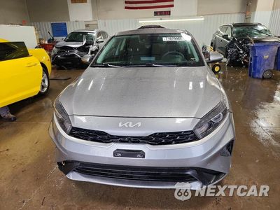 Piąte zdjęcie samochodu w środku: 2023 KIA FORTE LXS VIN:3KPF24AD9PE577771 - miniatura