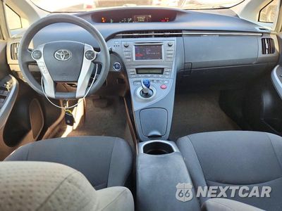Zdjęcie 8 z 12 samochodu: 2012 TOYOTA PRIUS TWO VIN:JTDKN3DU7C5455427 - miniatura