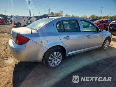 Trzecie zdjęcie samochodu z tyłu: 2010 CHEVROLET COBALT LS VIN:1G1AA5F5XA7209359 - miniatura