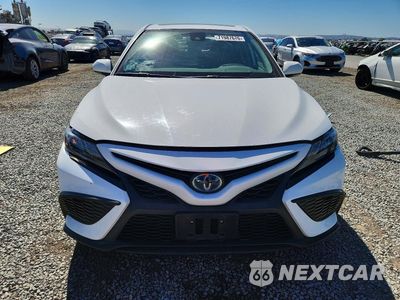 Piąte zdjęcie samochodu w środku: 2023 TOYOTA CAMRY HYBRID SE VIN:4T1S31AK3PU058933 - miniatura