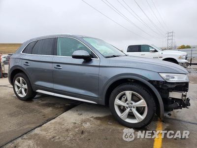 Czwarte zdjęcie samochodu z boku: 2020 AUDI Q5 PREMIUM VIN:WA1ANAFY5L2041901 - miniatura