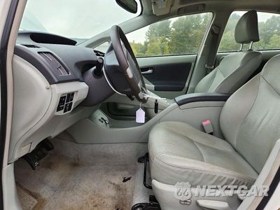 Zdjęcie 7 z 12 samochodu: 2011 TOYOTA PRIUS FOUR VIN:JTDKN3DU5B1400111 - miniatura