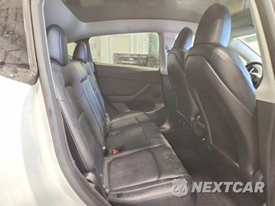 Zdjęcie 10 z 13 samochodu: 2025 TESLA MODEL Y VIN:7SAYGDEE3SF292048 - miniatura