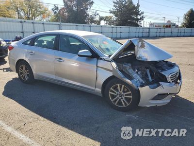 Czwarte zdjęcie samochodu z boku: 2015 HYUNDAI SONATA SE VIN:5NPE24AF9FH018597 - miniatura