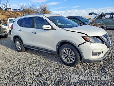 Czwarte zdjęcie samochodu z boku: 2017 NISSAN ROGUE SV VIN:KNMAT2MV8HP535464 - miniatura