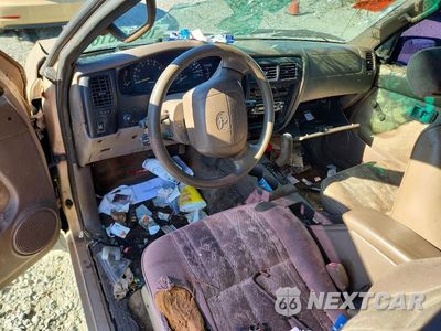 Zdjęcie 8 z 12 samochodu: 2000 TOYOTA TACOMA PRERUNNER VIN:4TANM92N7YZ650129 - miniatura