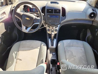 Zdjęcie 8 z 13 samochodu: 2013 CHEVROLET SONIC LS VIN:1G1JA5SG3D4221818 - miniatura