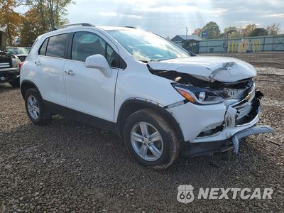 Czwarte zdjęcie samochodu z boku: 2020 CHEVROLET TRAX 1LT VIN:KL7CJPSB7LB075494 - miniatura
