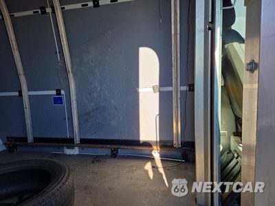 Zdjęcie 11 z 13 samochodu: 2014 MERCEDES-BENZ SPRINTER 2500 VIN:WD3PE8DE3E5821635 - miniatura